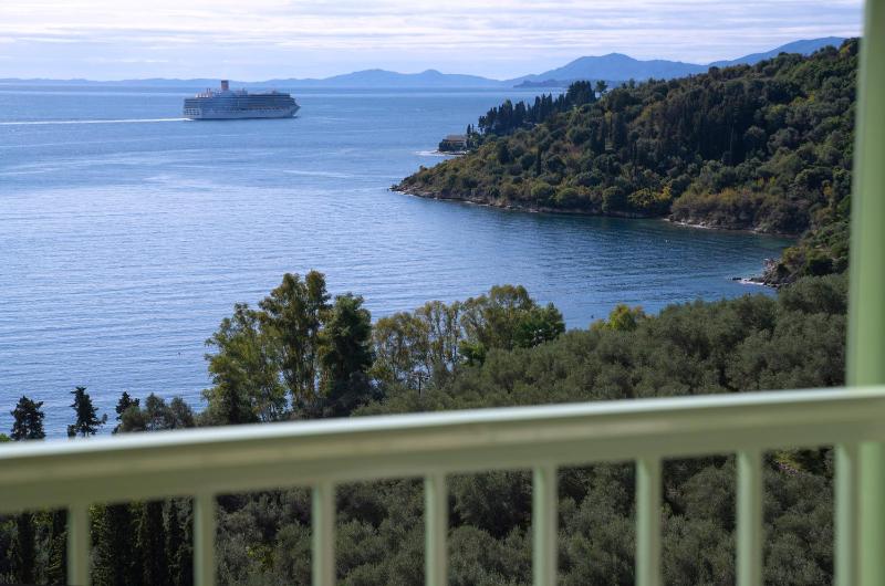 Kerasia Bay View Villa - image 34
