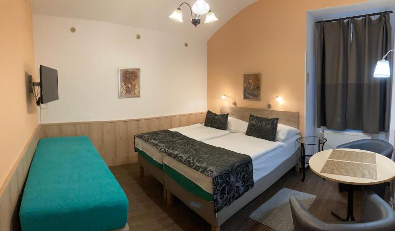 One-Bedroom Apartment with an Extra Bed image 1