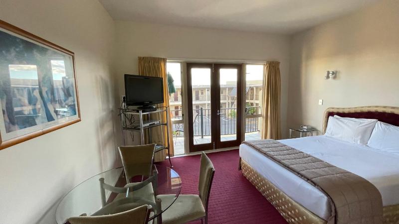 Chantillys Motor Lodge - image 22