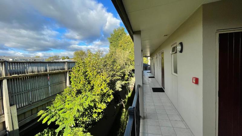 Chantillys Motor Lodge - image 11