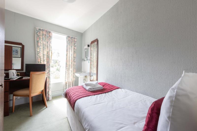 Single Room image 2
