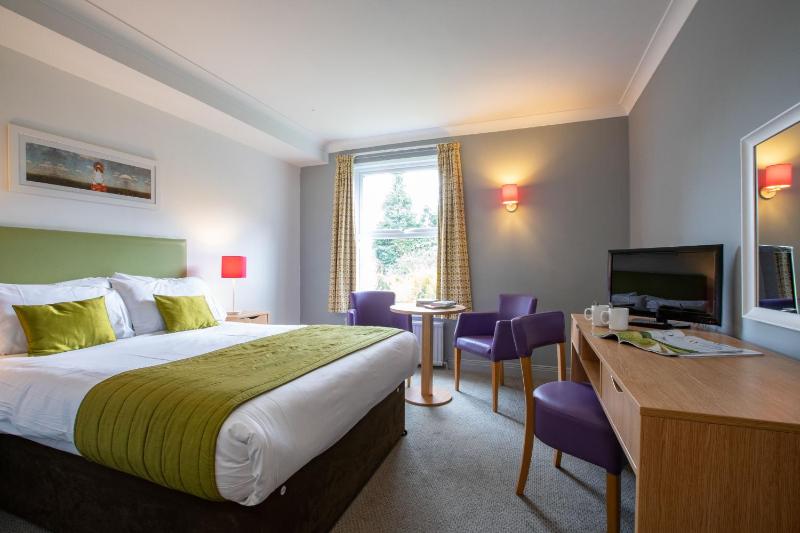 Standard Double Room image 4