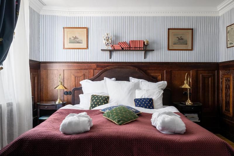 Deluxe Double Room image 3