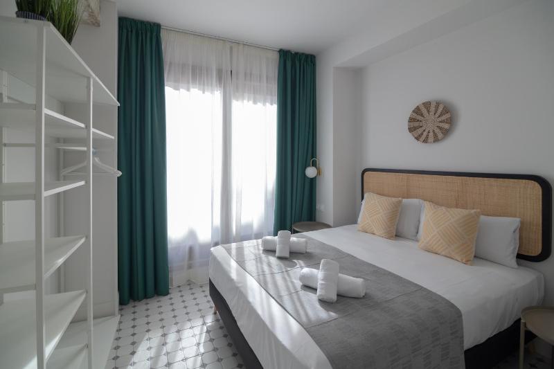 Apartamentos Teatro by Be Alicante - image 2