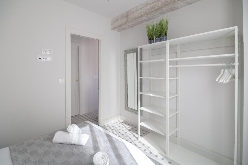 Apartamentos Teatro by Be Alicante - image 13