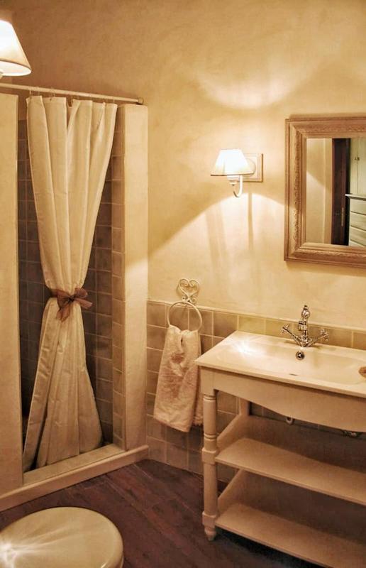 Deluxe Double or Twin Room image 2