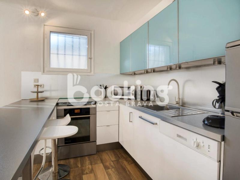 Mar bella Apartament a dos minuts de la platja amb wifi i parking per 6 persones - image 10