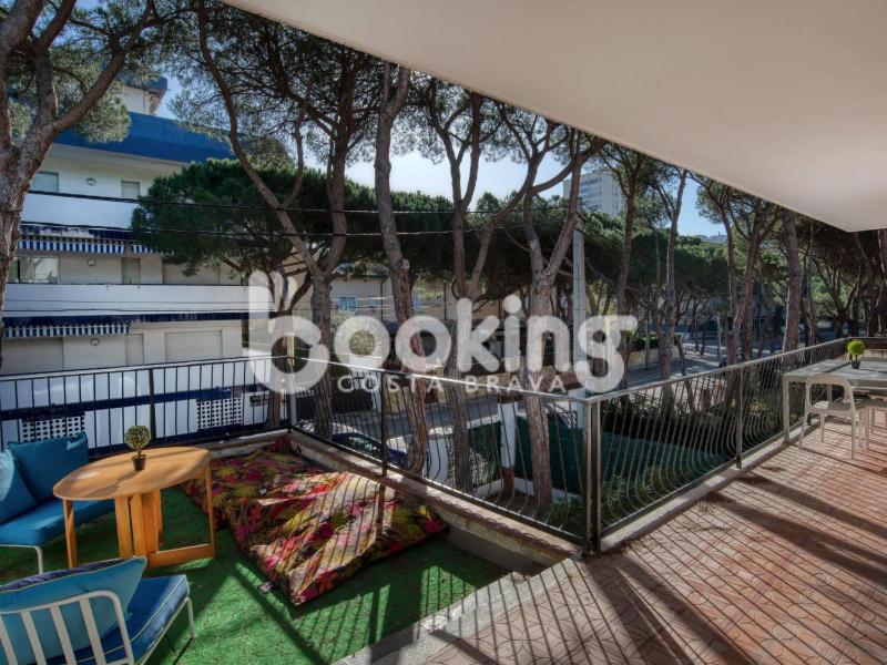 Mar bella Apartament a dos minuts de la platja amb wifi i parking per 6 persones - image 9