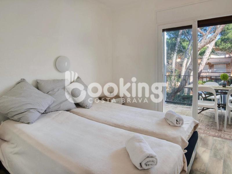Mar bella Apartament a dos minuts de la platja amb wifi i parking per 6 persones - image 29