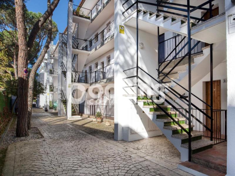 Mar bella Apartament a dos minuts de la platja amb wifi i parking per 6 persones - image 7