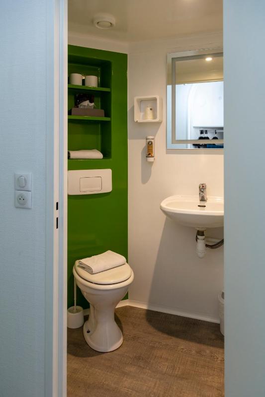 Budget Single Room image 4