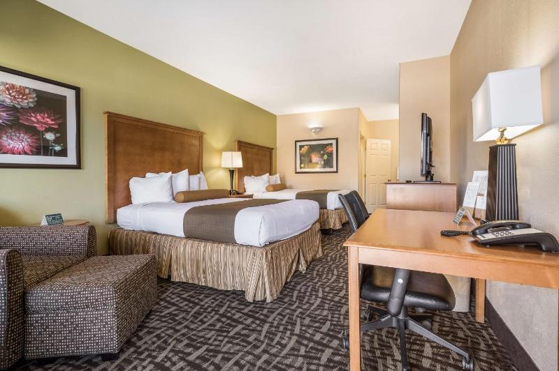 Queen Room with Two Queen Beds and Roll-In Shower - Disability Access image 1