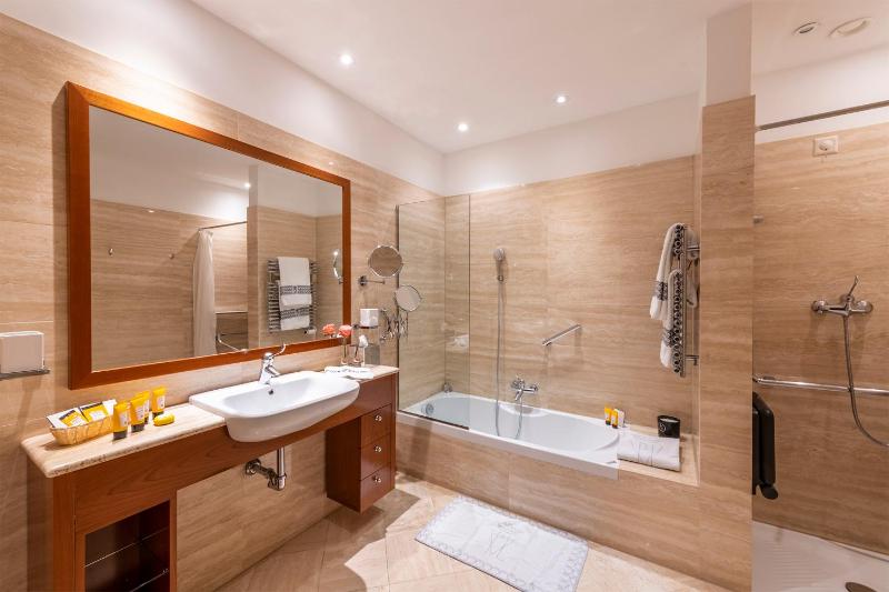 Junior Suite image 3