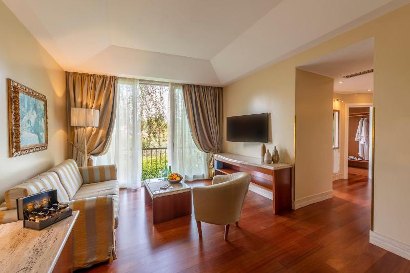 Princess Garden Suite with Private Spa Access image 3
