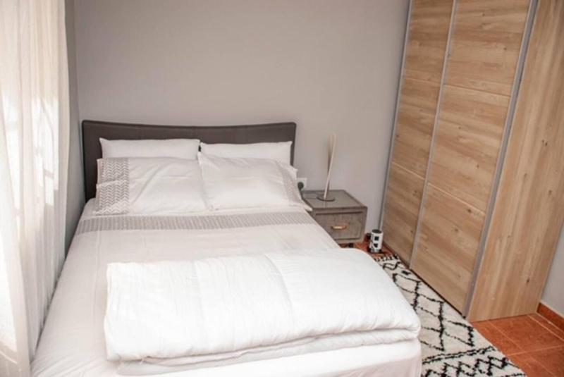 Full AirCon- 3Bed Villa- A c- WiFi- HotWater - image 15