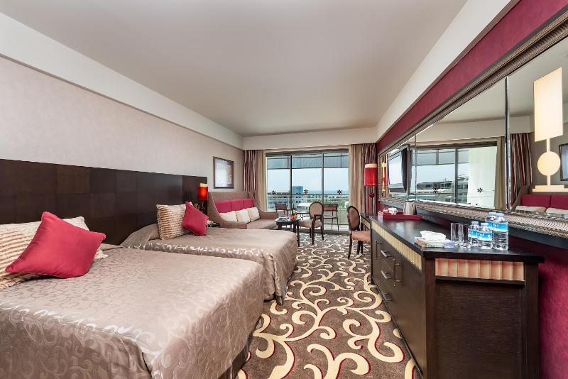 Classic Room  Partial Sea View image 4