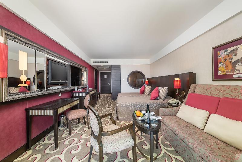 Classic Room  Partial Sea View image 3