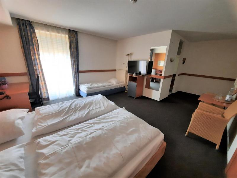 Triple Room image 1