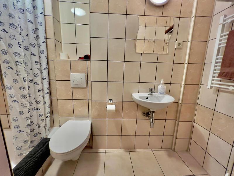 Single Room image 3