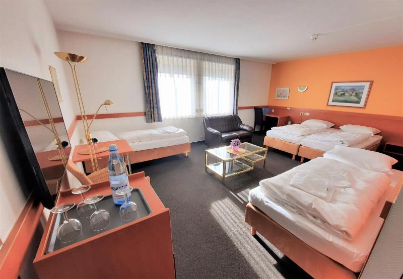 Quadruple Room image 1