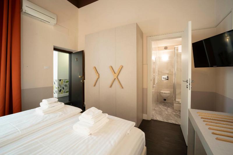 Standard Double or Twin Room image 1
