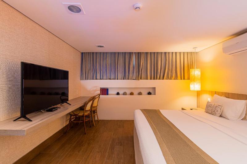 Carmel Charme Resort - image 15