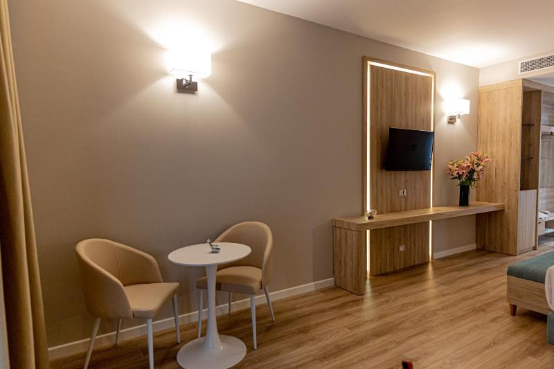 Junior Suite with Sea View image 4