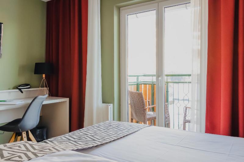 Double Room with Balcony image 2