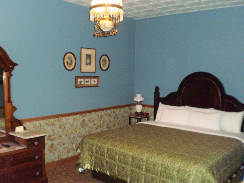King Room - Non-Smoking image 3