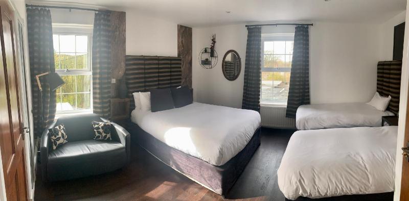 Quadruple Room image 1