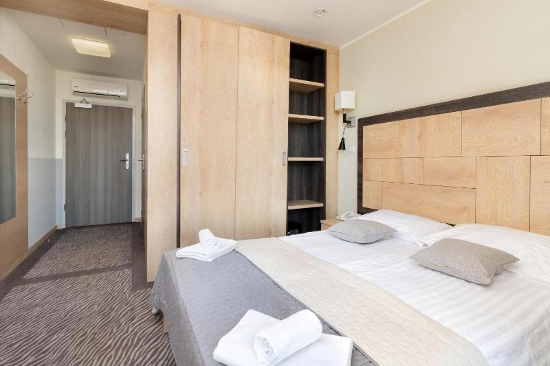 Standard Double or Twin Room image 3