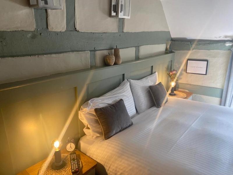 Double or Twin Room with Bathroom image 4