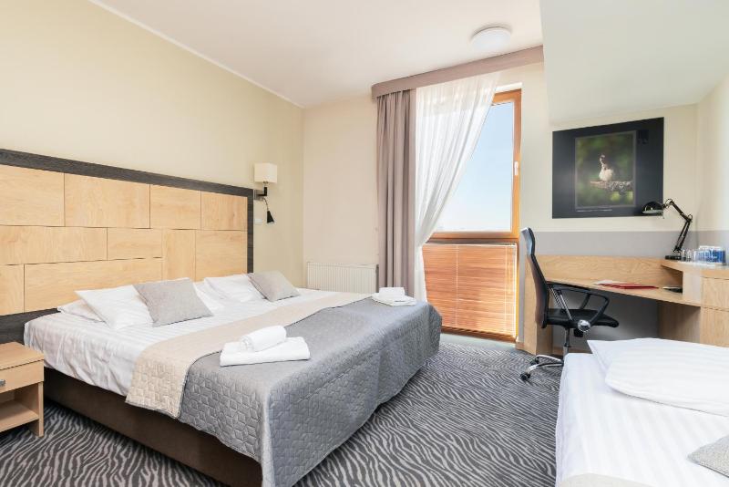 Standard Triple Room image 2
