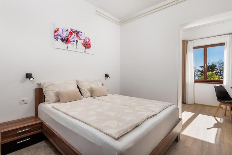 Double Room with Private Bathroom image 1