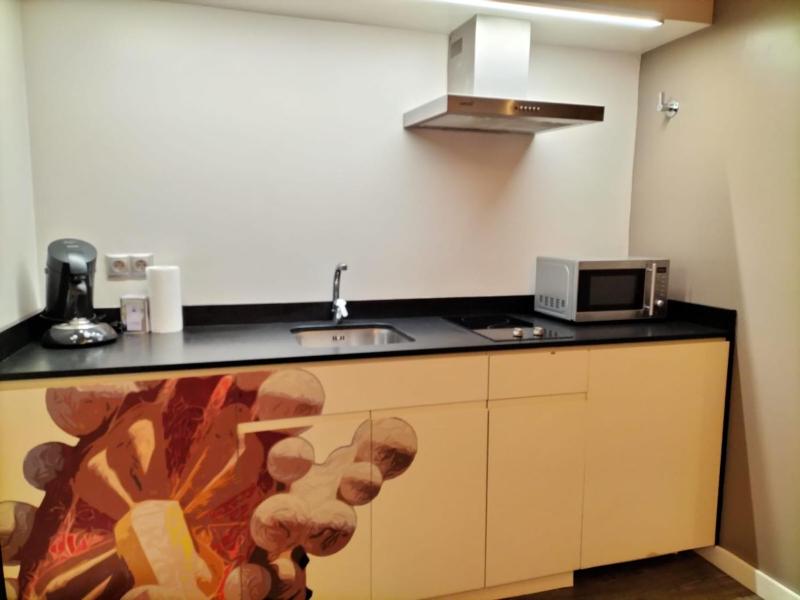 Montserrat Apartments by gaiarooms - image 11