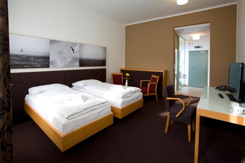 Comfort Triple Room image 2