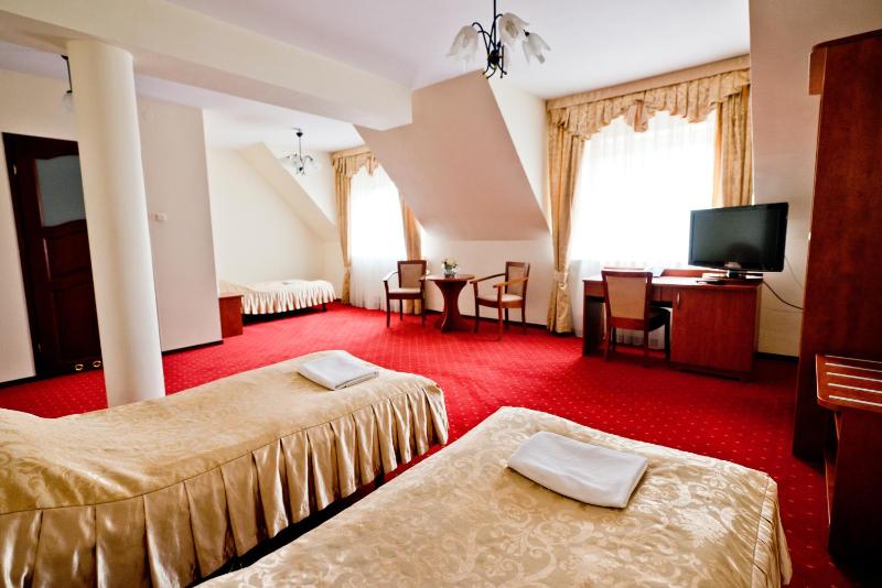 Standard Triple Room image 4