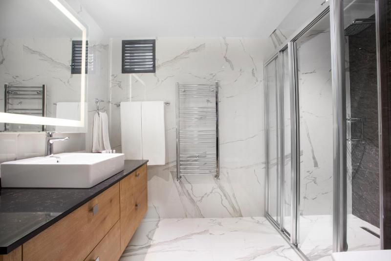 Standard Suite image 2