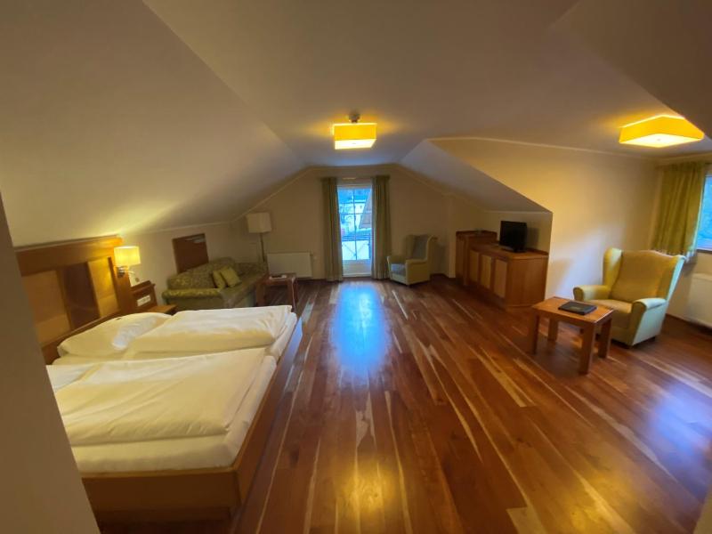 Family Room - Annex image 4