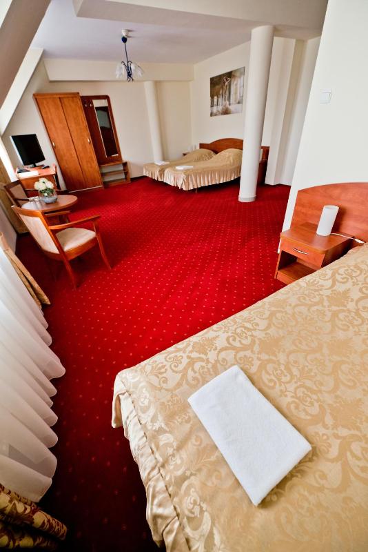 Standard Triple Room image 2
