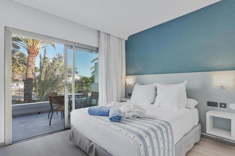 Family Room (2 Adults + 2 Children) image 1