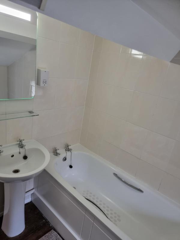 Deluxe Double Room with Bath image 4