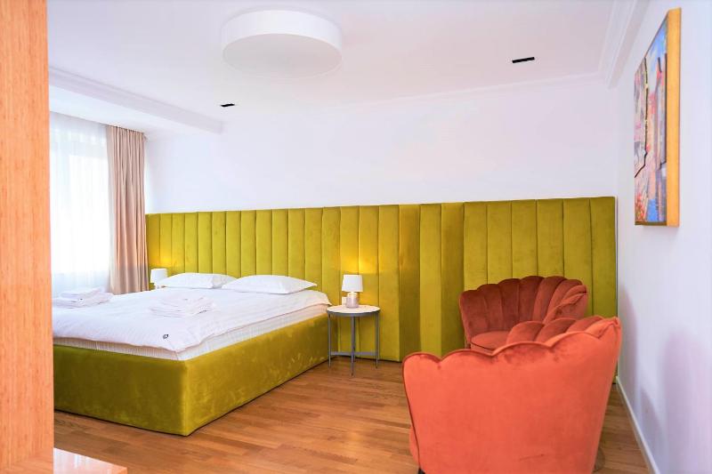 Hotel Glory - image 31