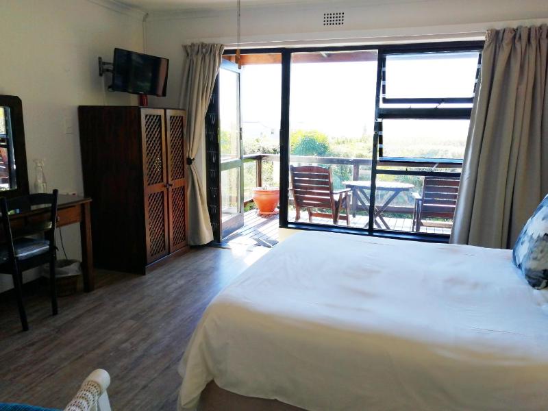 Swallows Nest Plett - image 15