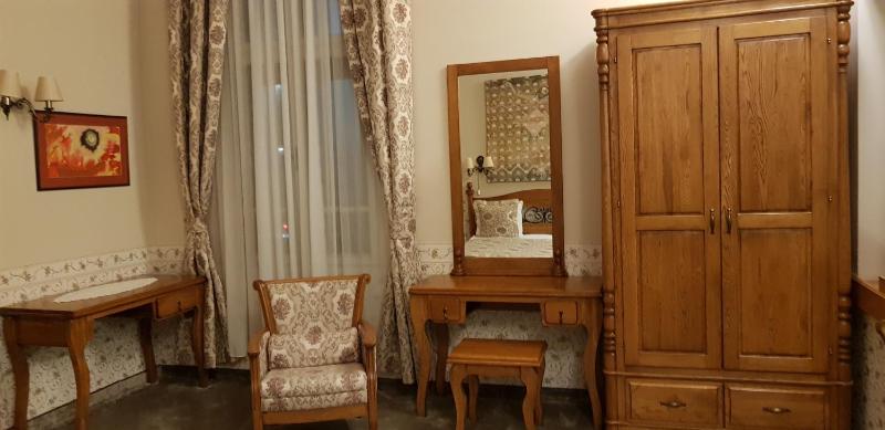 Romantic Suite image 4