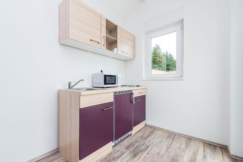 Luxury Studio Apartment with Balcony image 2
