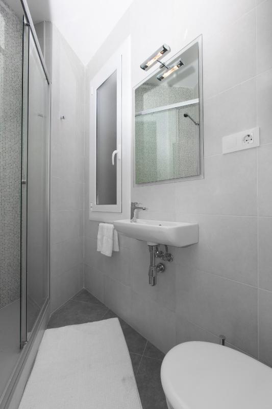 Three-Bedroom Apartment with Balcony image 1