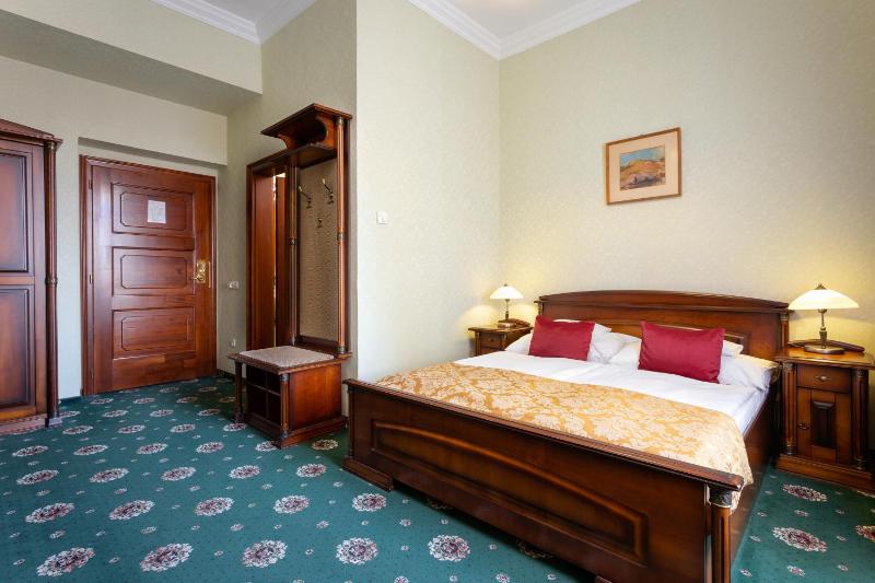 Superior Double Room image 1