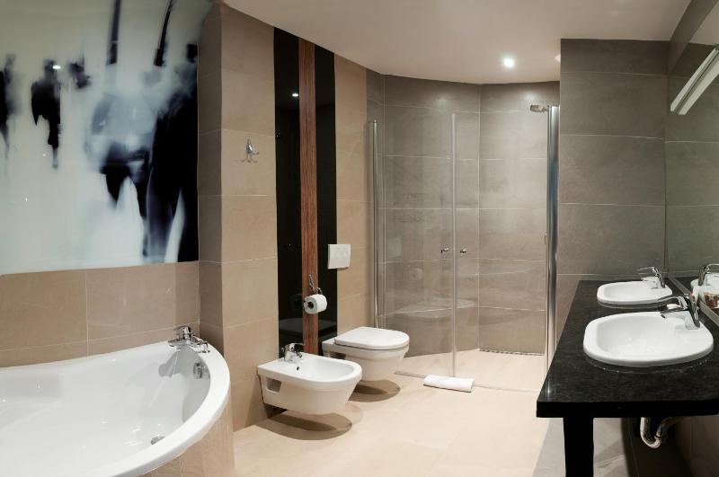 Suite image 2