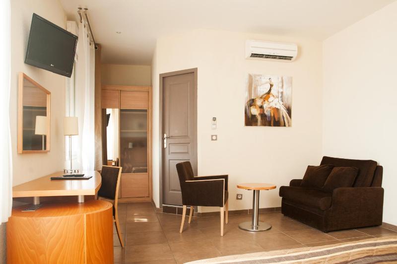 Superior Room image 4